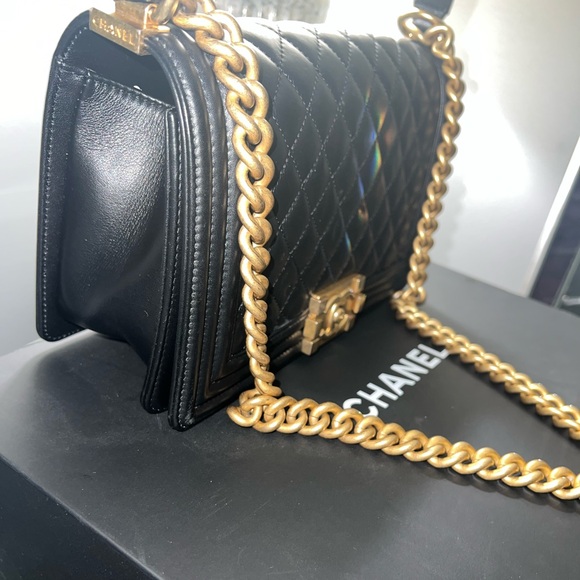 Yes Authentic….Black Chanel chain cross body used / in excellent condition - Picture 3 of 3